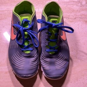 Women’s Nike tennis shoes